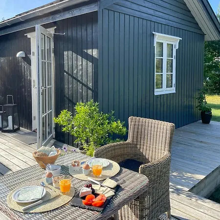 Cozy Summer House Close To Bisnap
