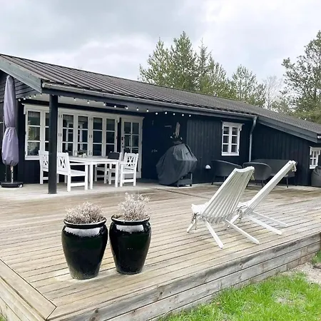Cozy Summer House Close To Bisnap Hébergement de vacances