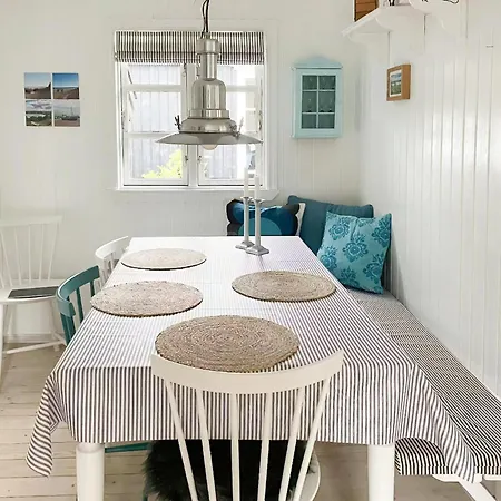 Cozy Summer House Close To Bisnap Hébergement de vacances Hals